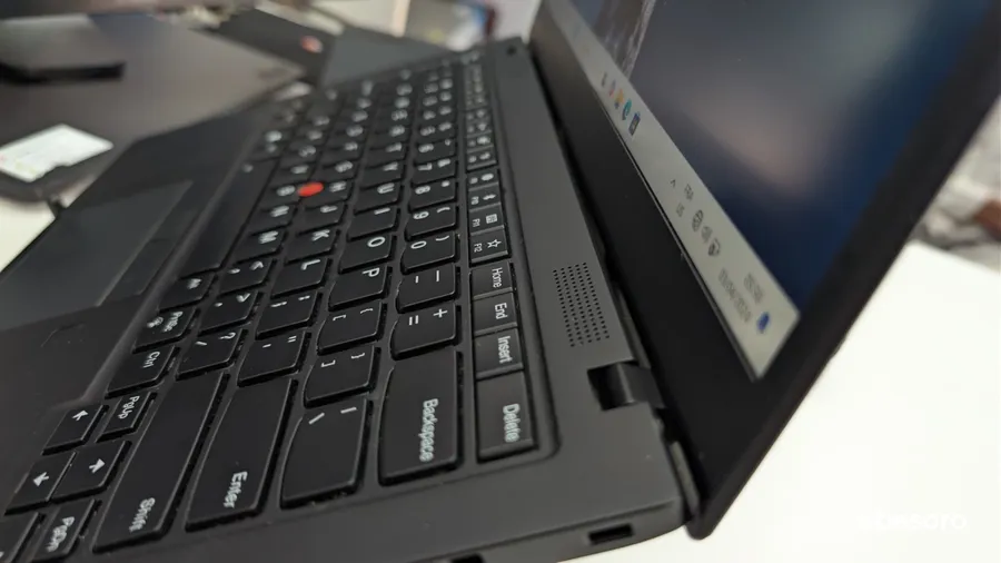  Lenovo ThinkPad X1 Carbon Gen 7 (image 9)