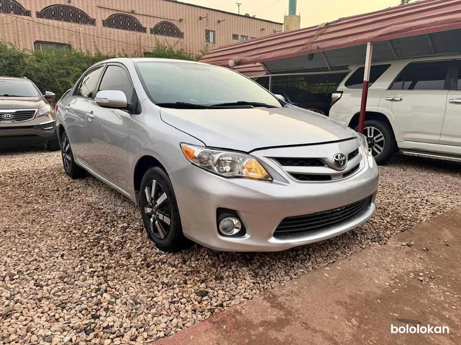 Toyota Corolla LE année 2012 (image 1)