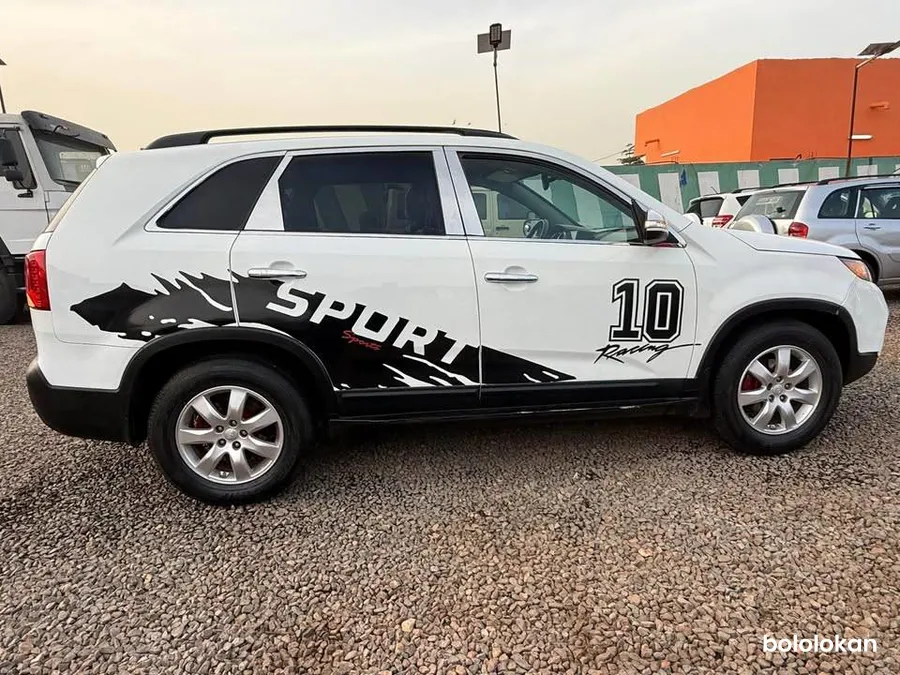 Kia Sorento 2012 (image 2)