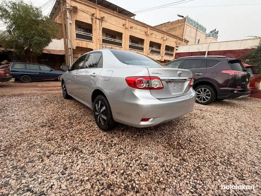 Toyota Corolla LE année 2012 (image 10)