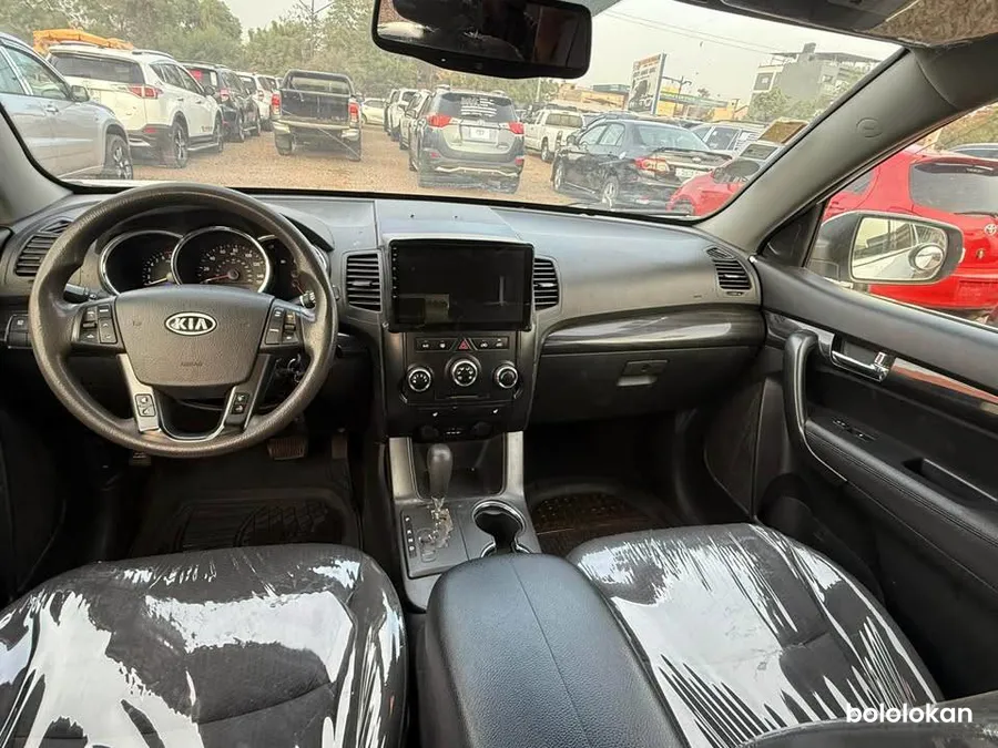 Kia Sorento 2012 (image 5)