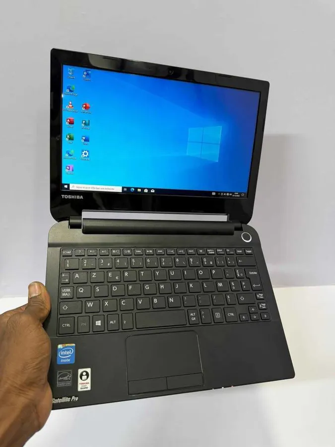 Toshiba Satellite Pro NB10-A-125 (image 4)