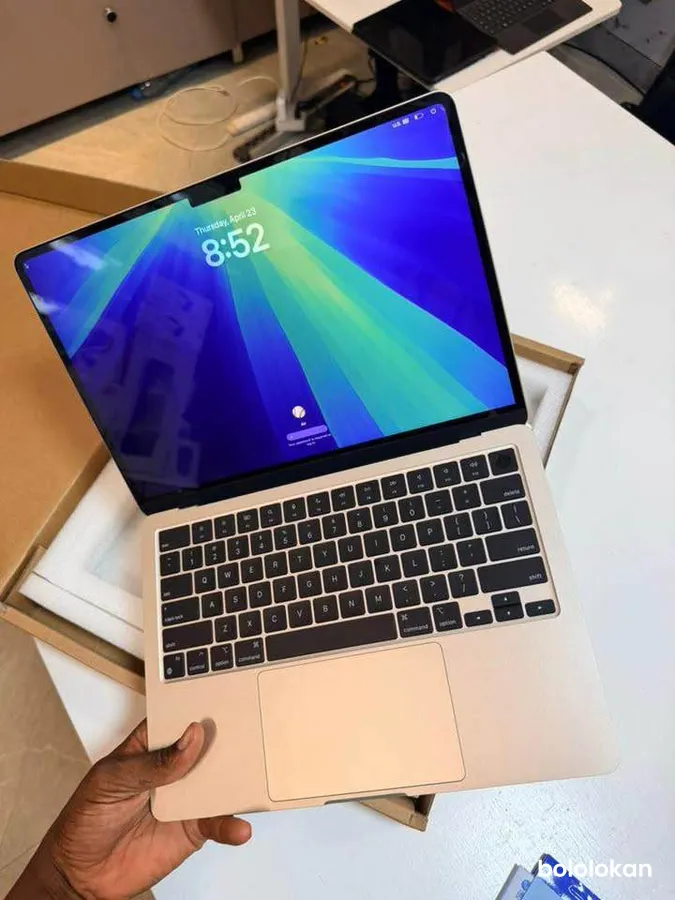 MacBook Air M2 (image 2)