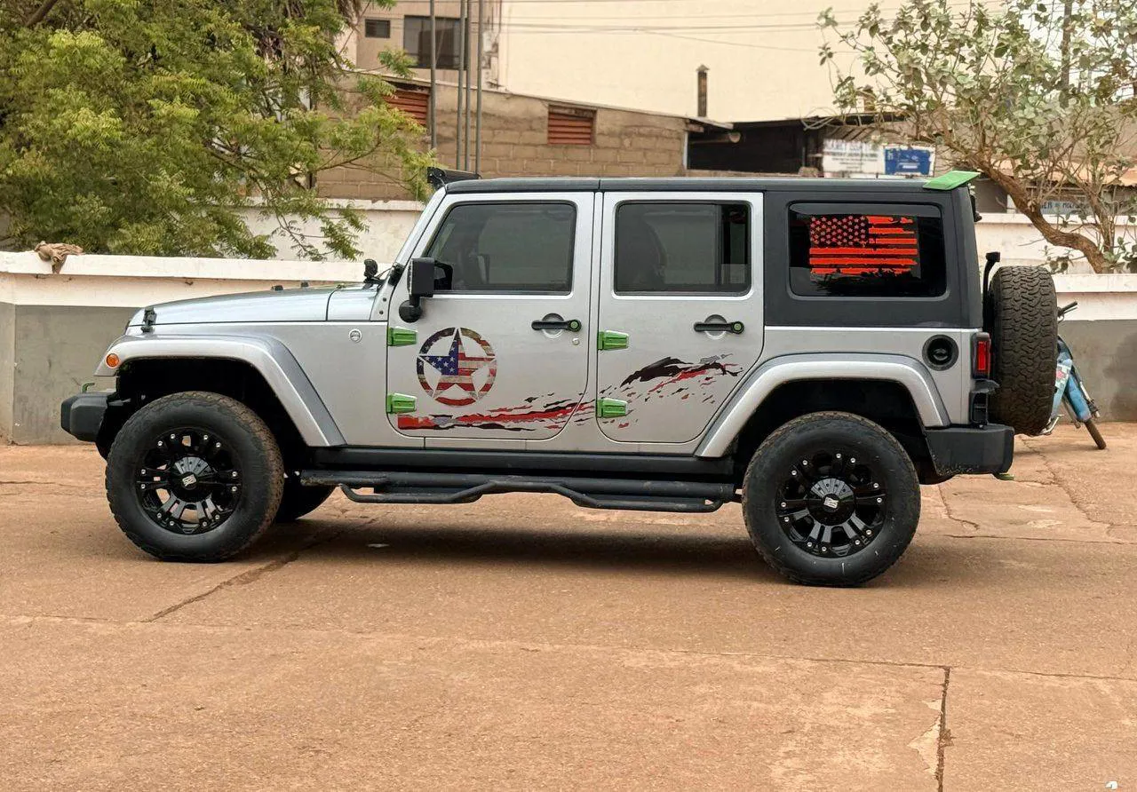 Jeep wrangler sahara 2018 (image 1)