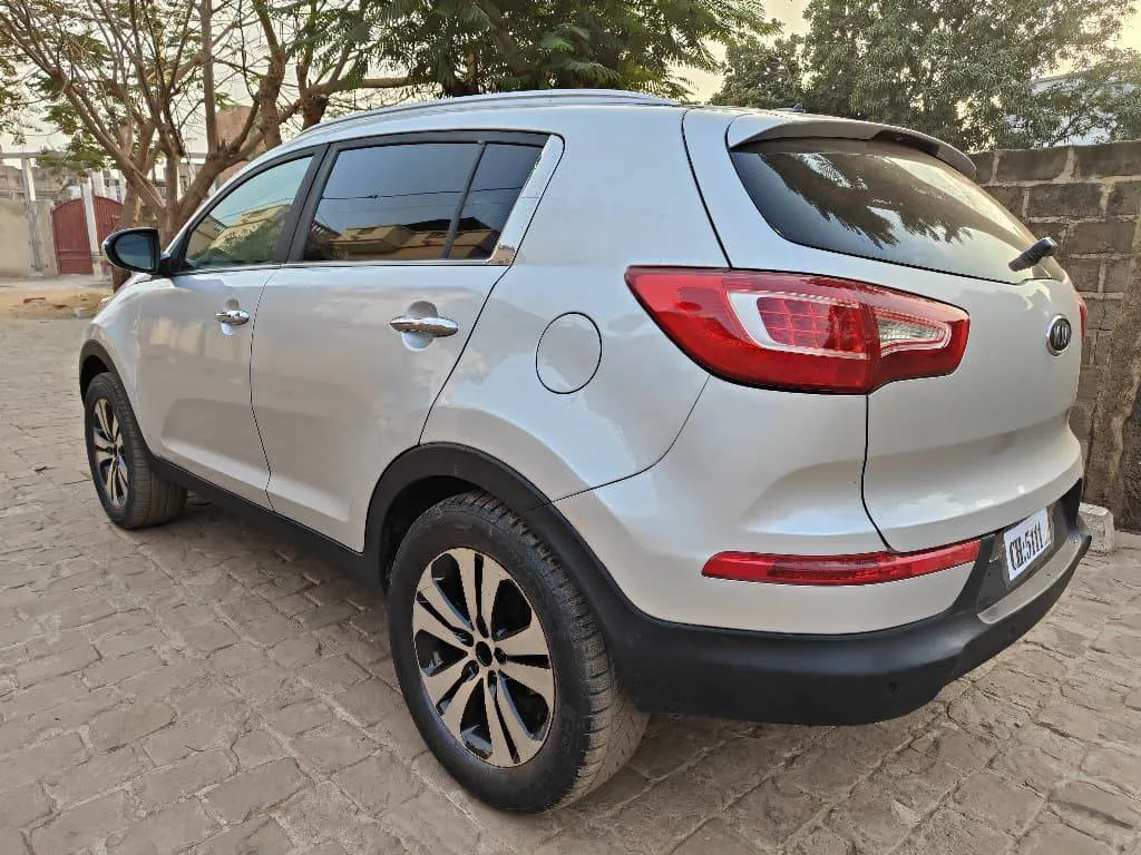 KIA SPORTAGE ANNÉE 2011 ESSENCE AUTOMATIQUE (image 3)