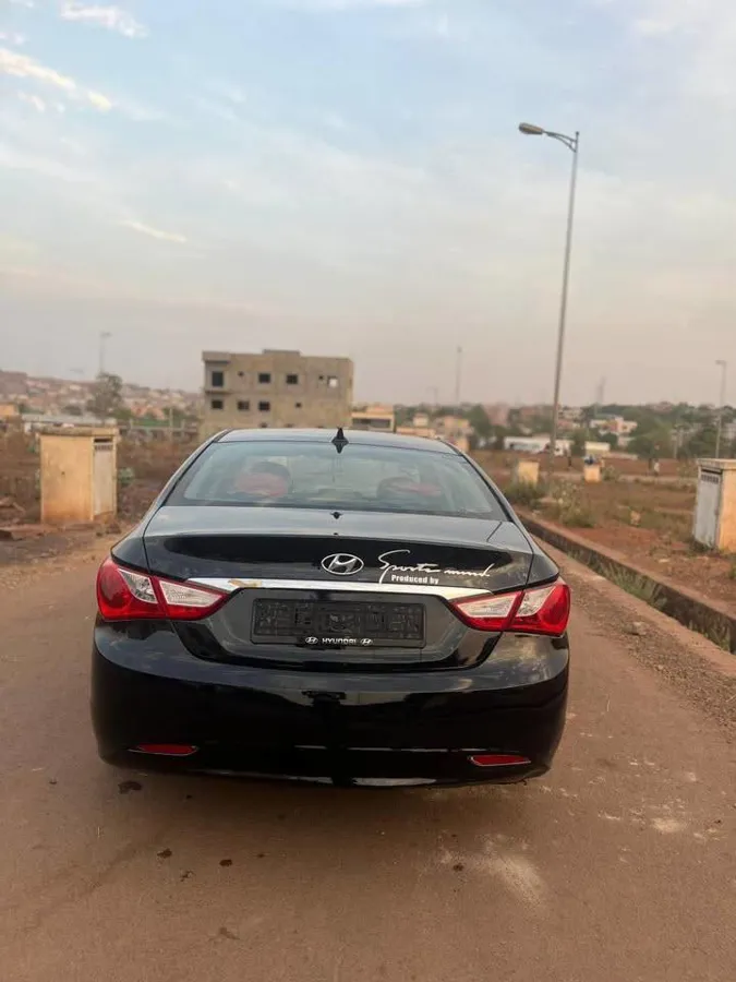 Hyundai Sonata Année 2013 (image 4)