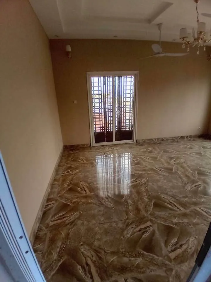 Appartement à louer ( au rez-de-chaussée) (image 7)
