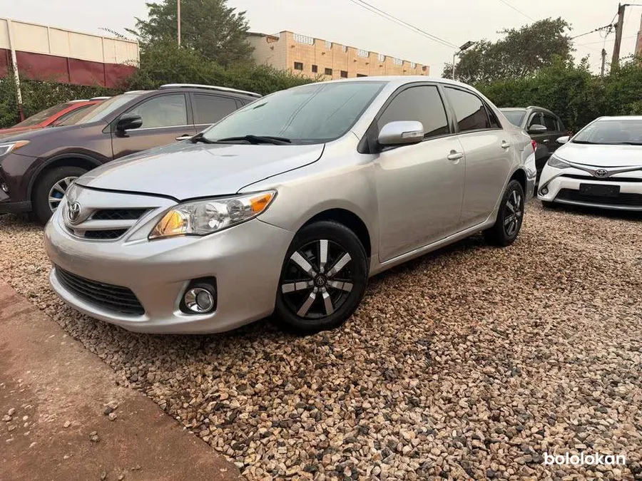 Toyota Corolla LE année 2012 (image 2)