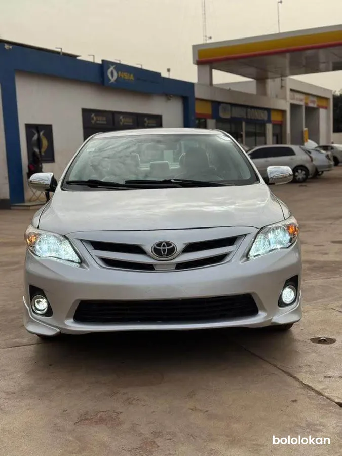 TOYOTA COROLLA LE 2013 (image 2)