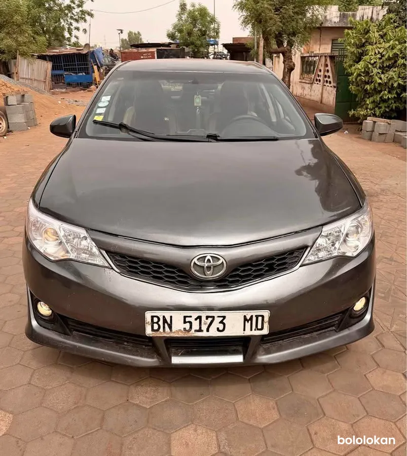 Toyota Camry 2014 (image 1)