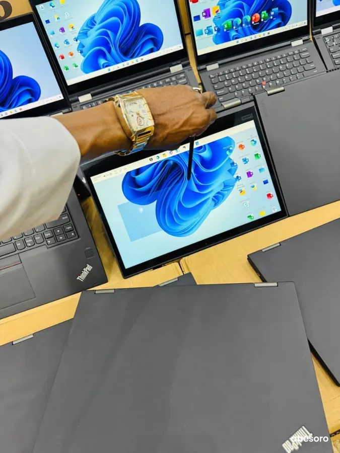 Lenovo ThinkPad X380 Yoga – Core i5 8ᵉ Génération ✨ État comme neuf – Reconditionné en carton 📦 (image 2)