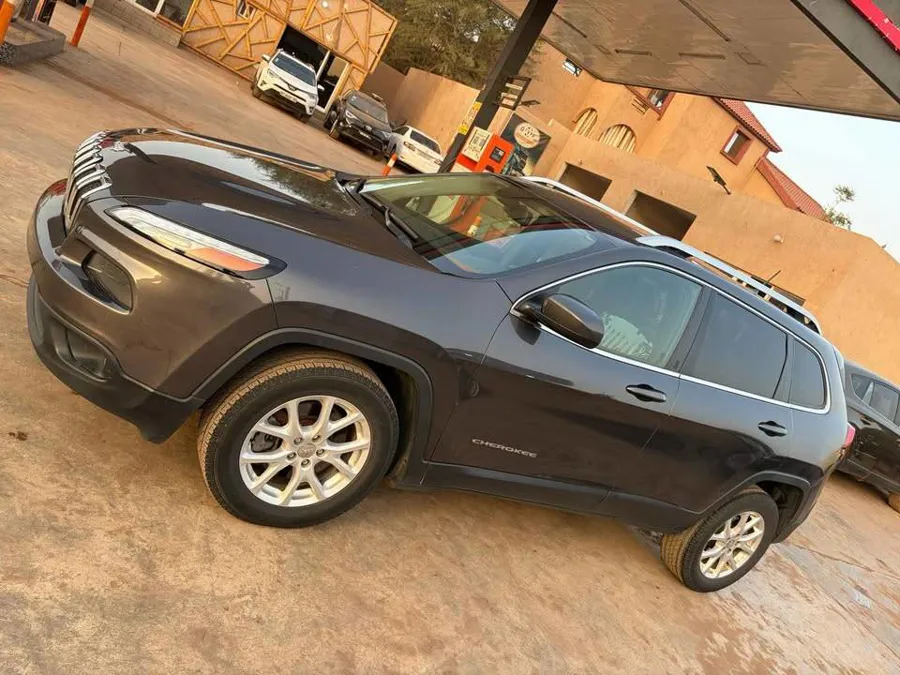 Jeep Cherokee Année 2015 (image 2)