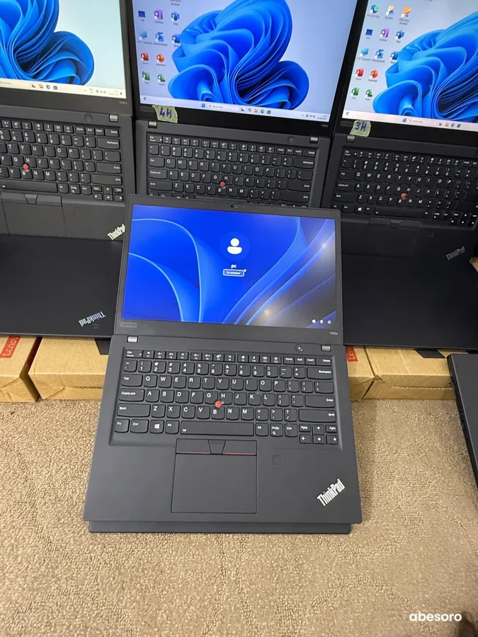 LENOVO THINKPAD T490s (image 7)