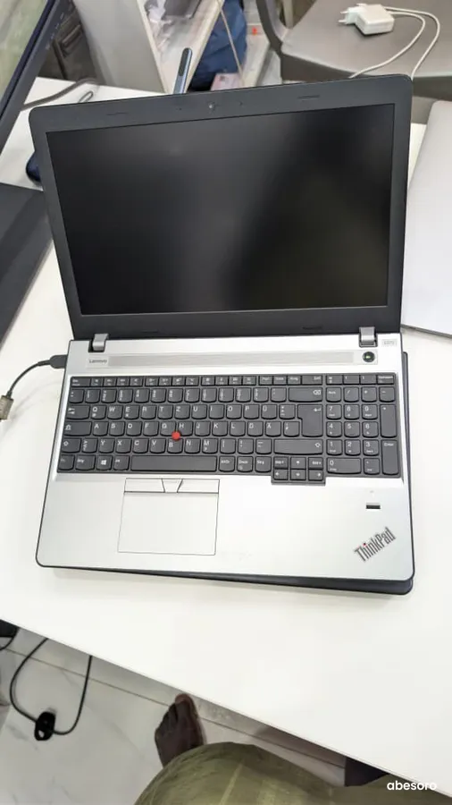 Lenovo ThinkPad E570 (image 5)