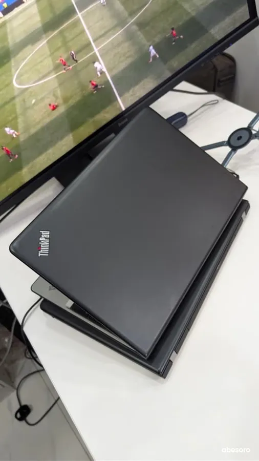 Lenovo ThinkPad E570 (image 9)
