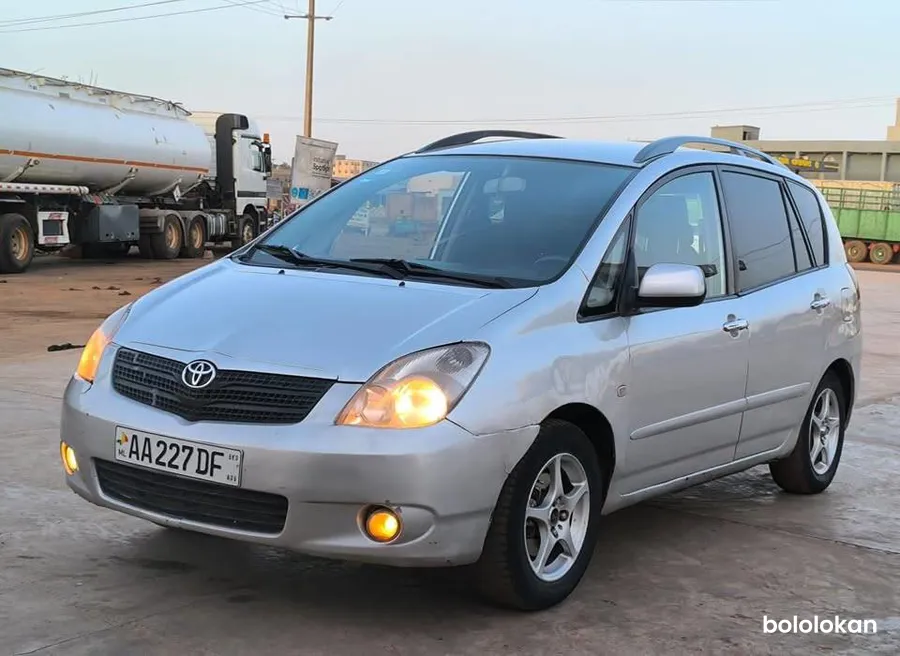 Toyota corolla verso 2005 (image 2)