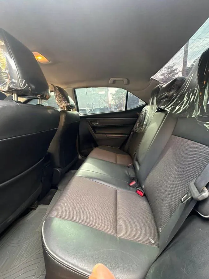 Toyota Corolla S 2014 modifié en 2017 (image 8)