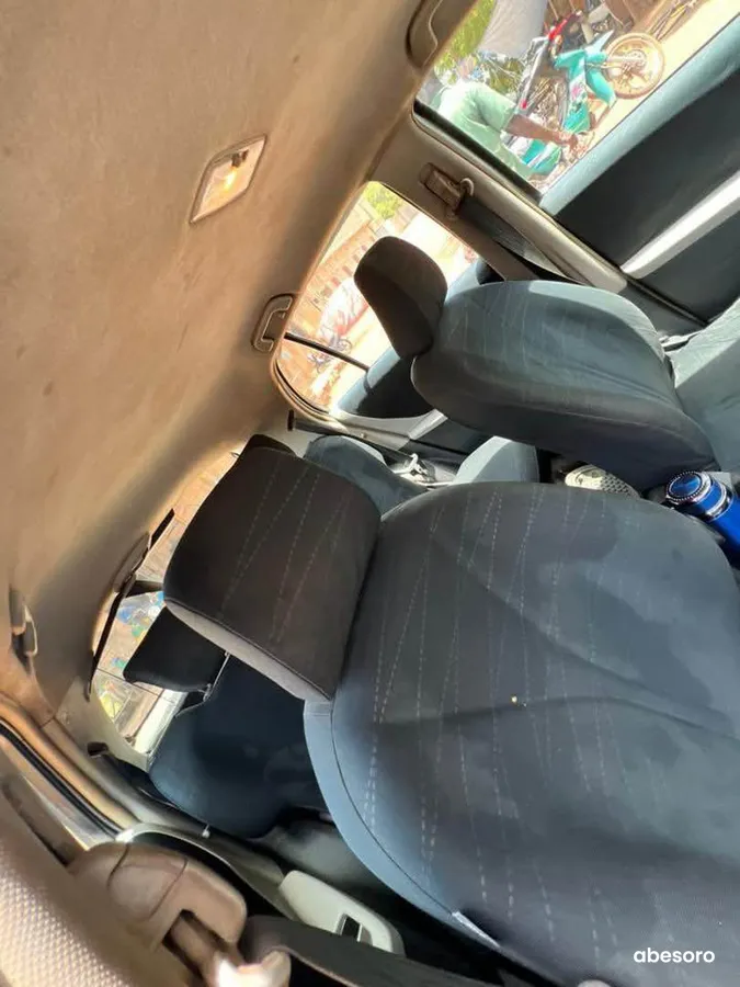Yaris break (image 6)