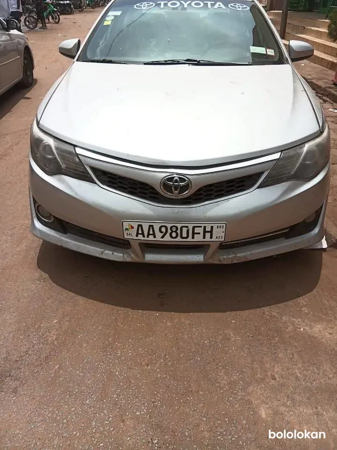 Toyota Camry 2014 (image 1)