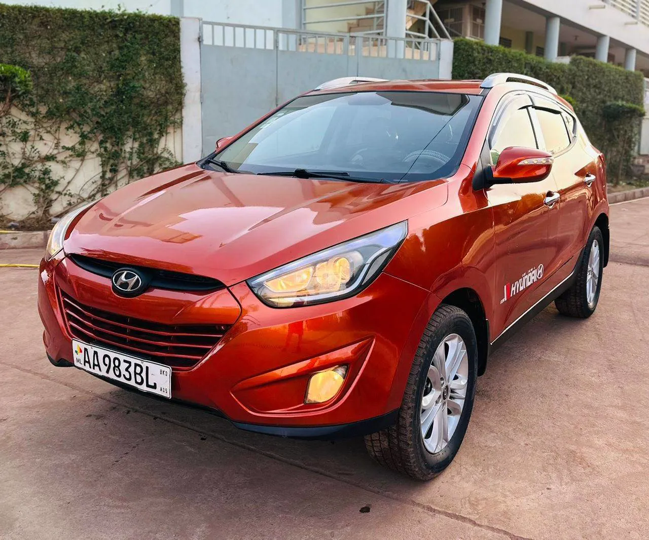 HYUNDAI TUCSON IX35 2011 (image 3)