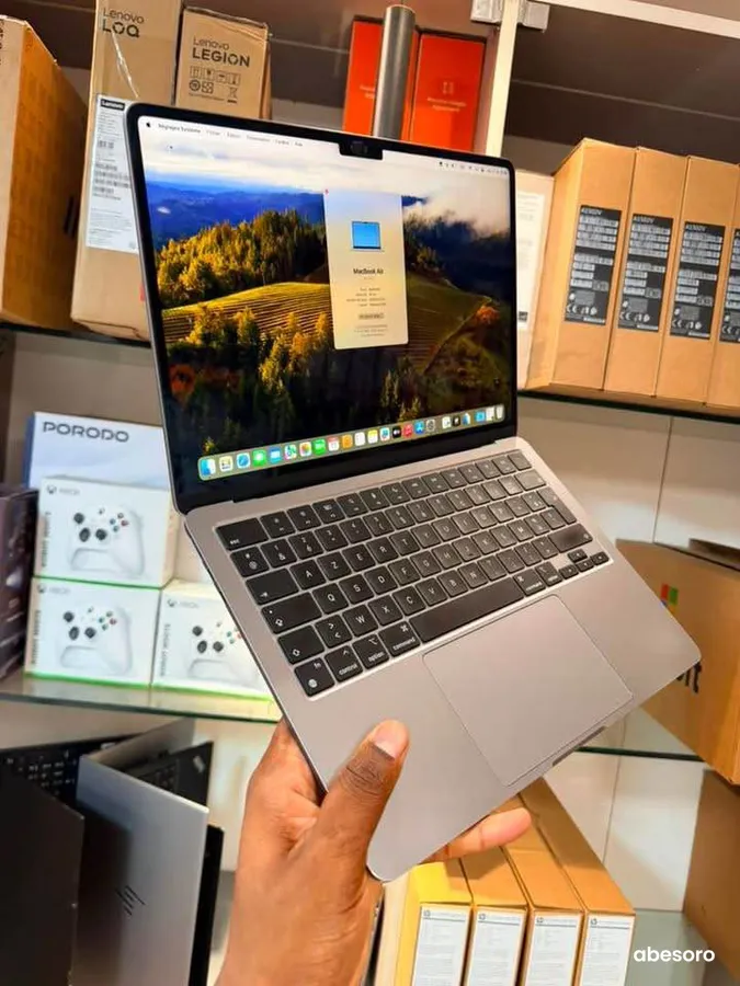 MacBook Air M2 (image 2)
