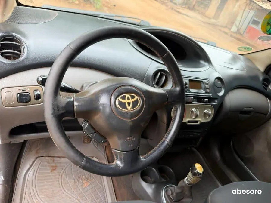 Toyota Yaris 2005 (image 4)