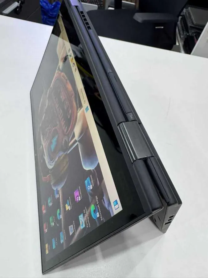 💻 Lenovo ThinkPad X1 Yoga (image 2)