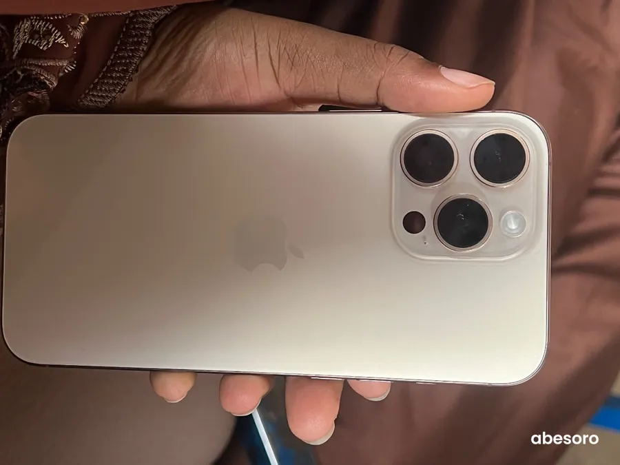 iPhone  (image 1)