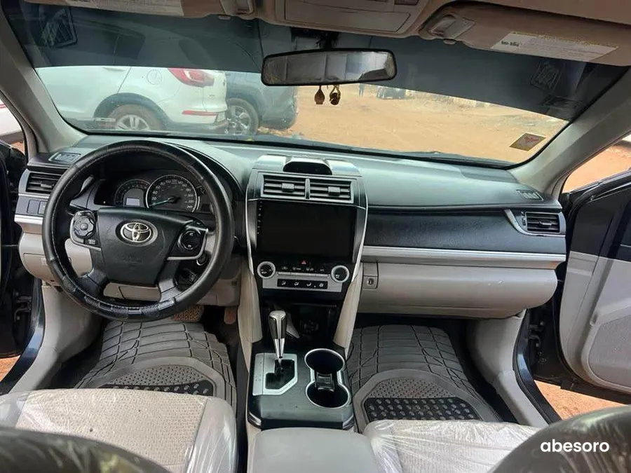 Toyota Camry 2014 (image 7)