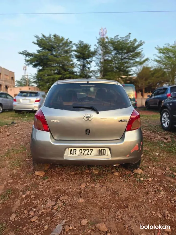 Toyota Yaris très propre à vendre (image 4)