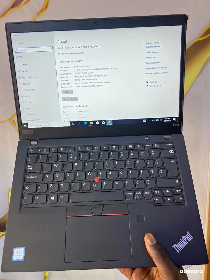Lenovo ThinkPad X390 (image 2)