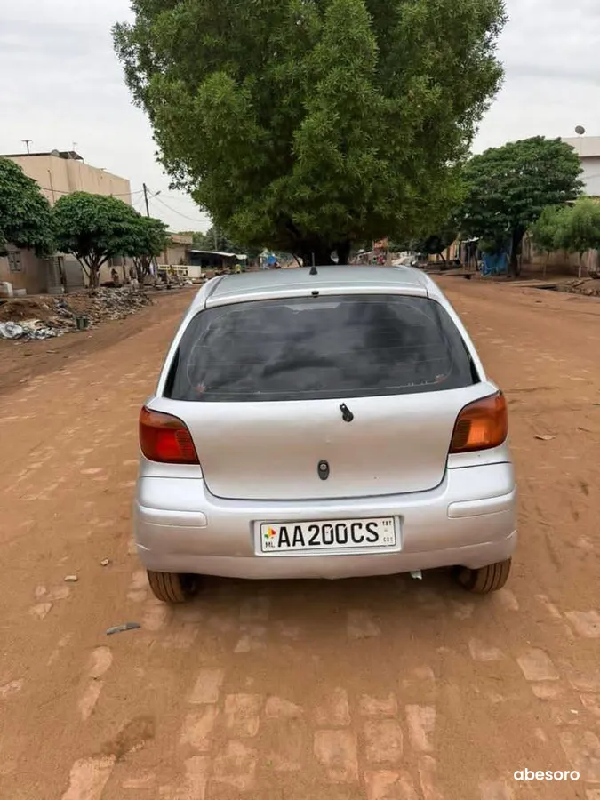 Toyota Yaris 2005 (image 6)