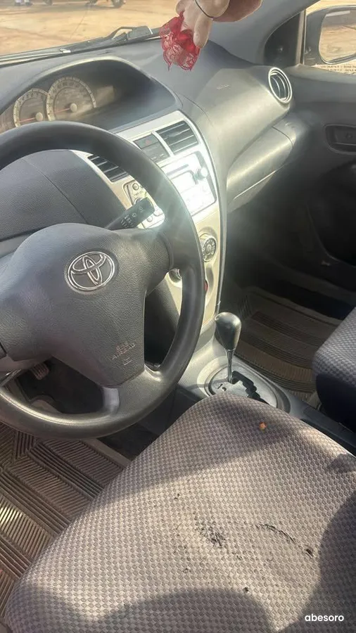 Toyota Yaris Berline (image 6)