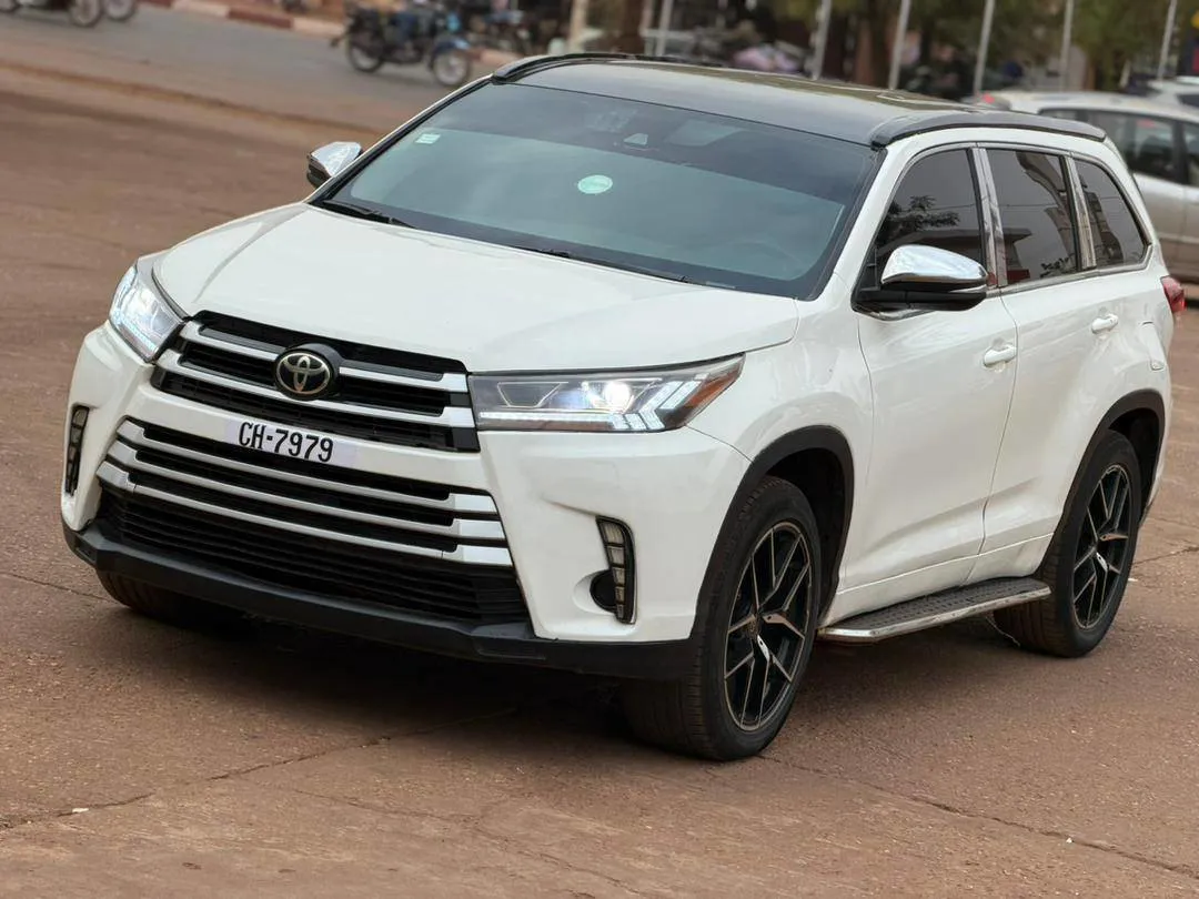 Toyota Highlander 2018 (image 2)