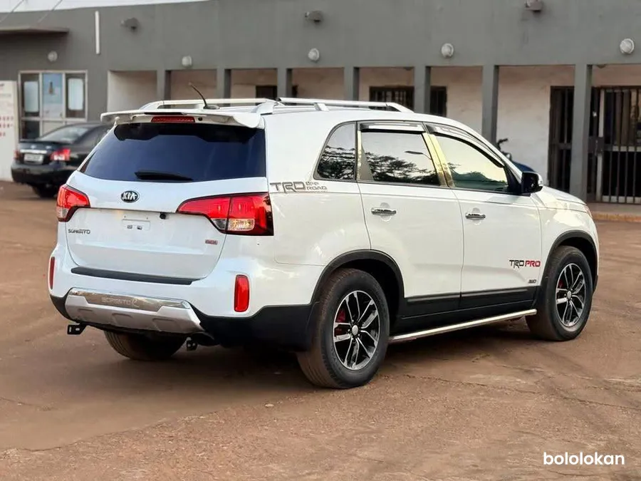 KIA SORENTO ANNÉE 2015 (image 5)
