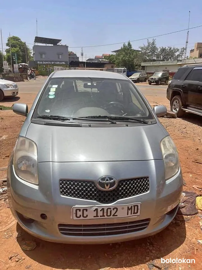 Toyota yaris break smake b (image 1)