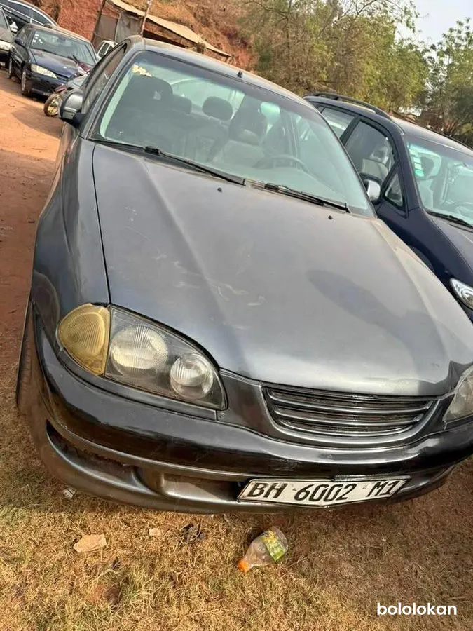 2004 Toyota avensis (image 1)