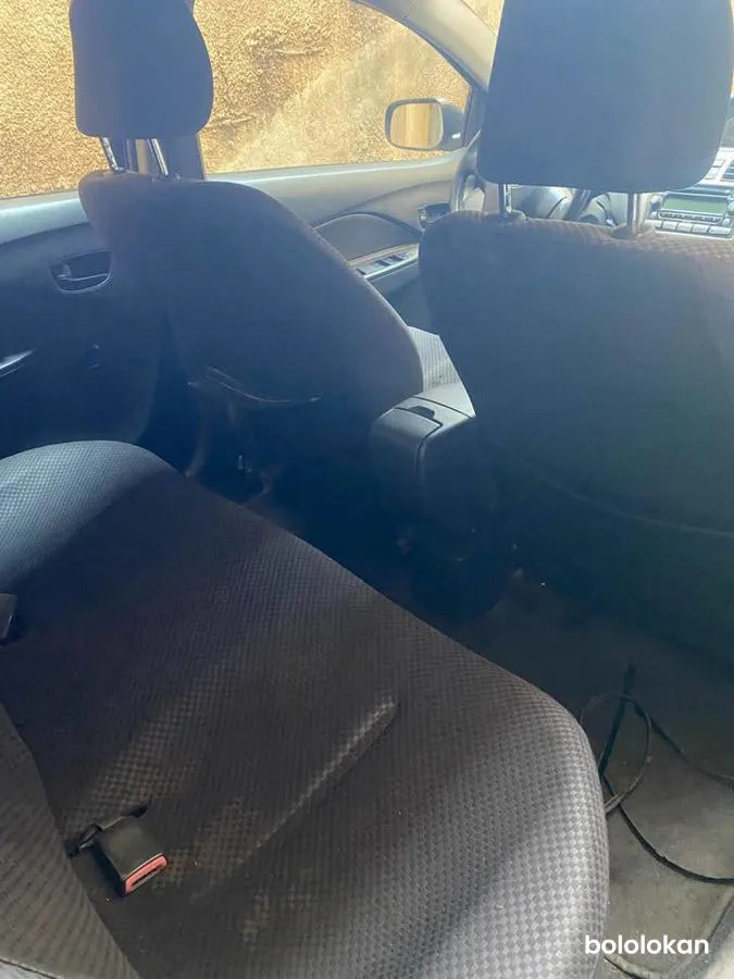 Toyota Yaris berline (image 2)