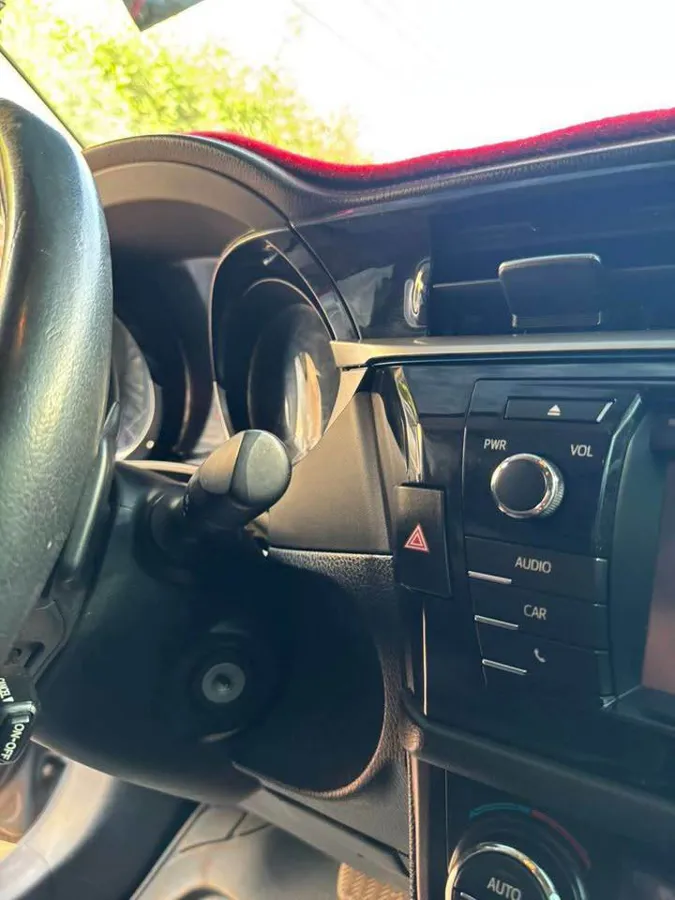 Toyota Corolla S 2014 modifié en 2017 (image 9)