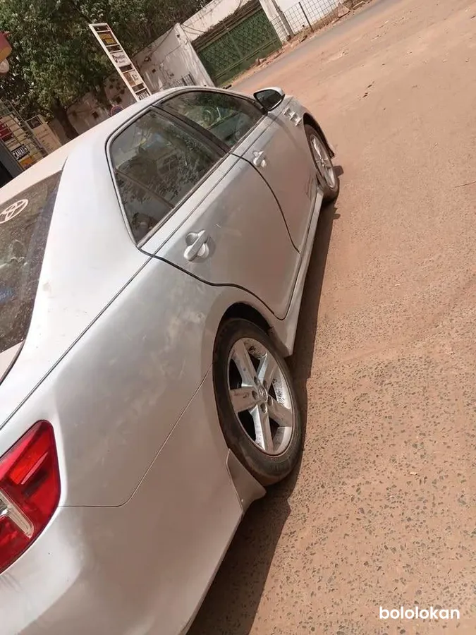Toyota Camry 2014 (image 7)