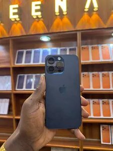 iPhone 15pro Max 256go