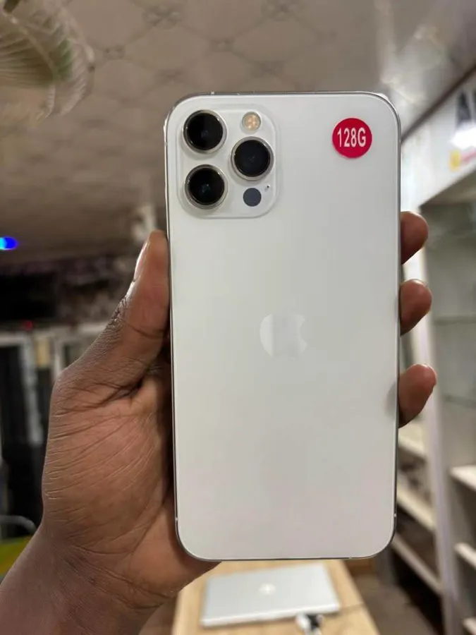 iPhone 12 Pro Max Face ID off (image 7)