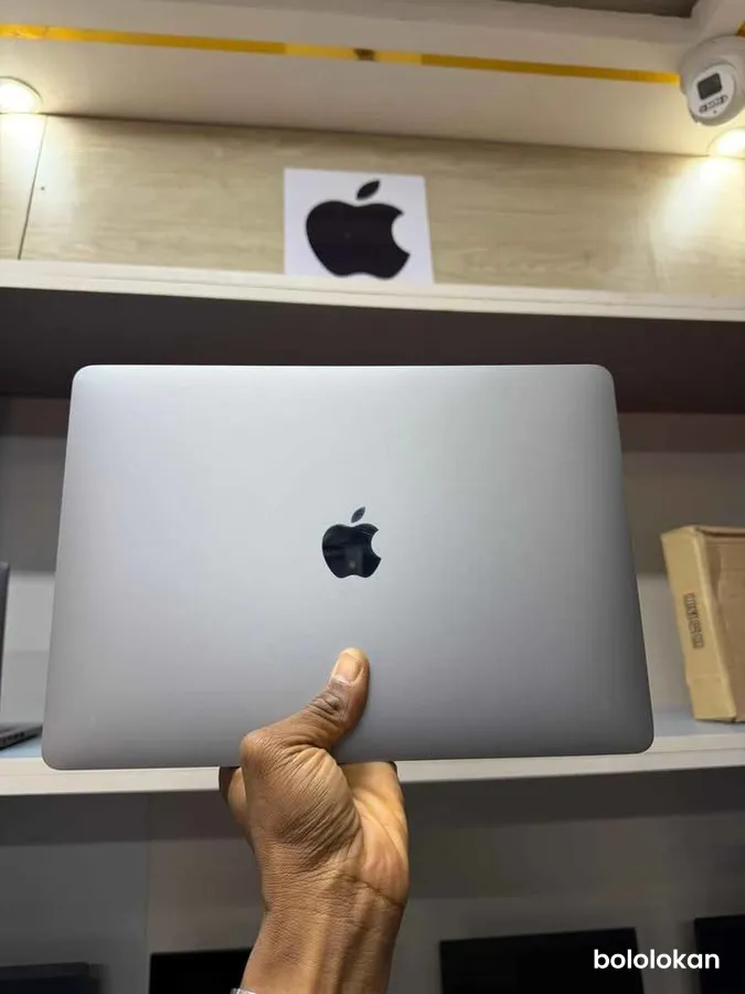 MacBook air 2020 (image 3)