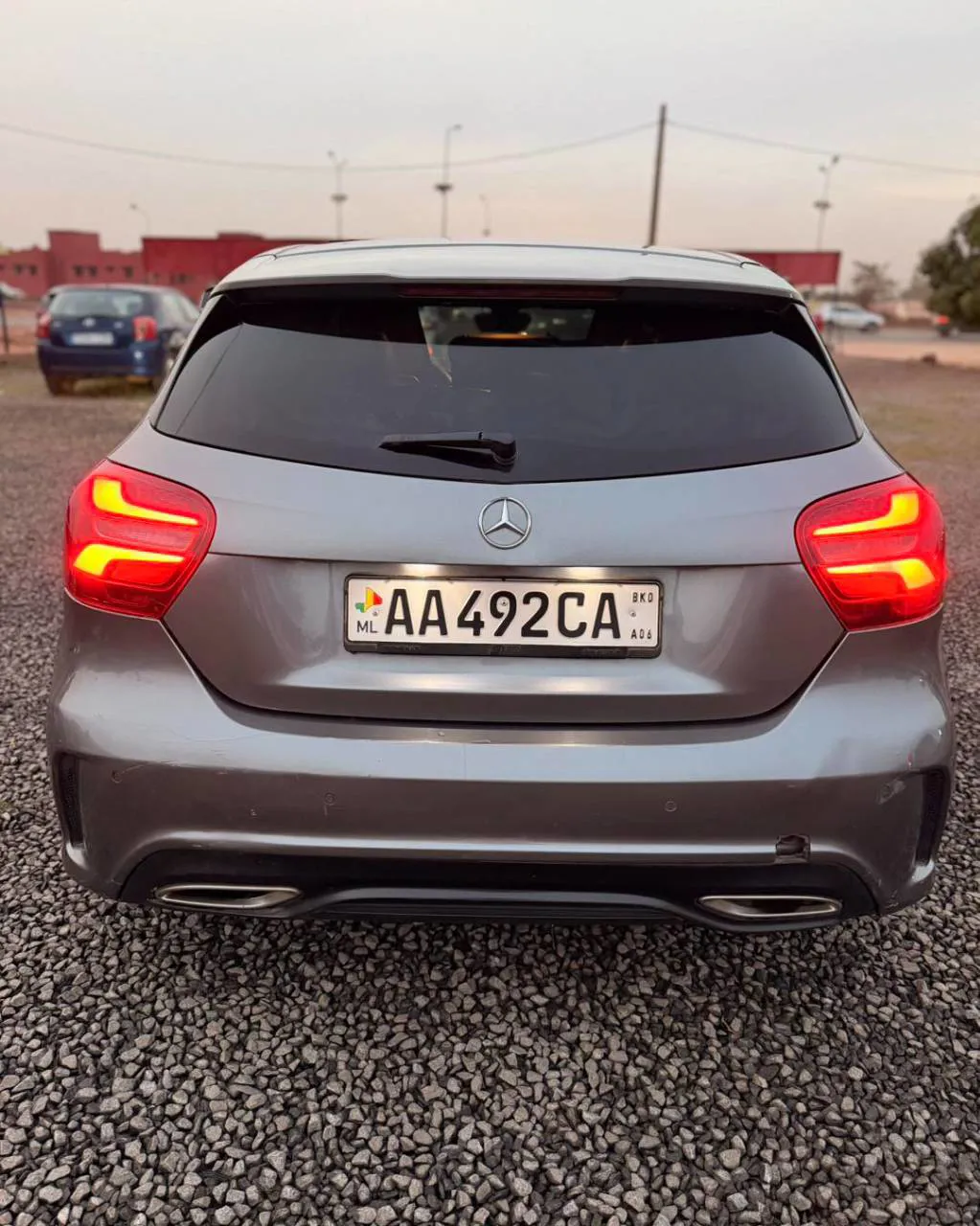 MERCEDES A 180 ANNEE 2016 (image 8)
