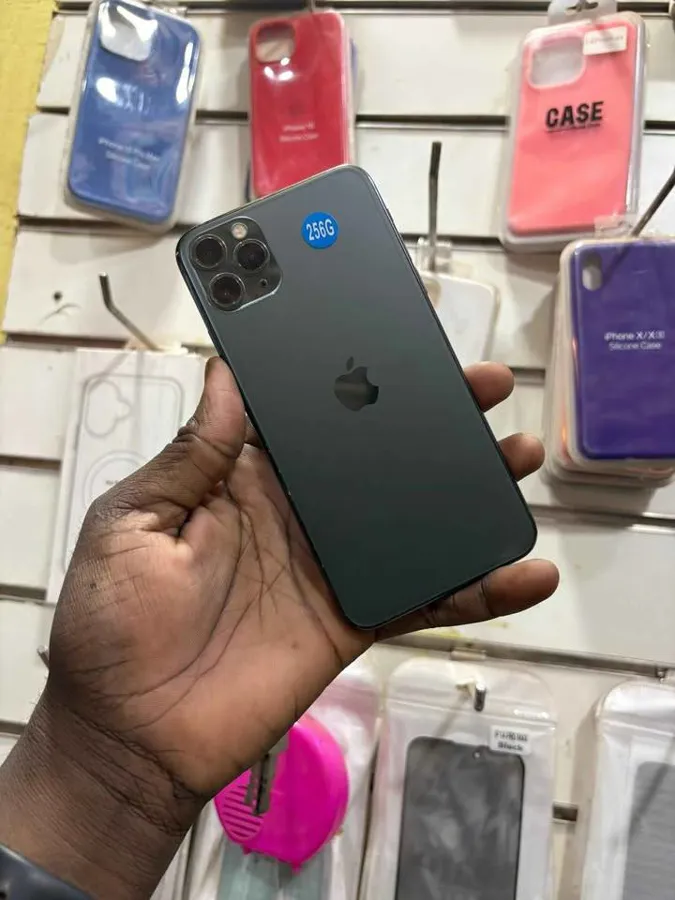 iPhone 11 Pro Max – 256 Go (image 7)