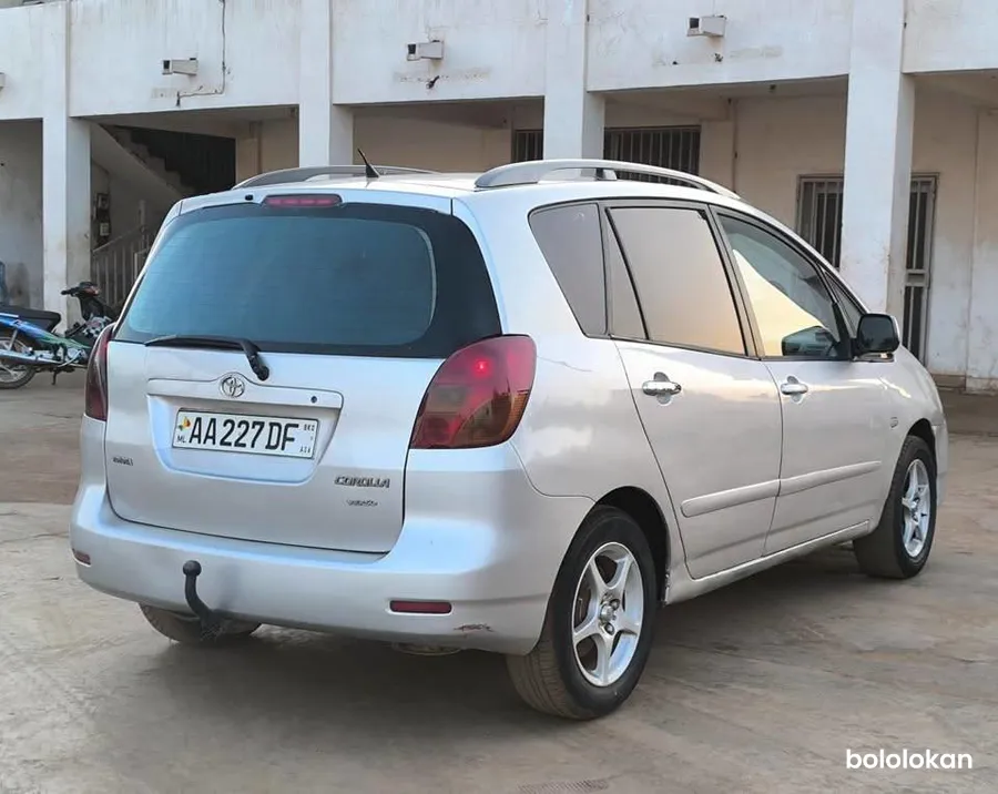 Toyota corolla verso 2005 (image 5)