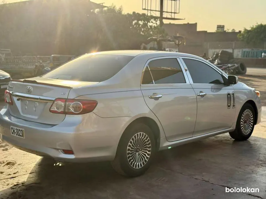 Toyota Corolla LE 2013 (image 10)