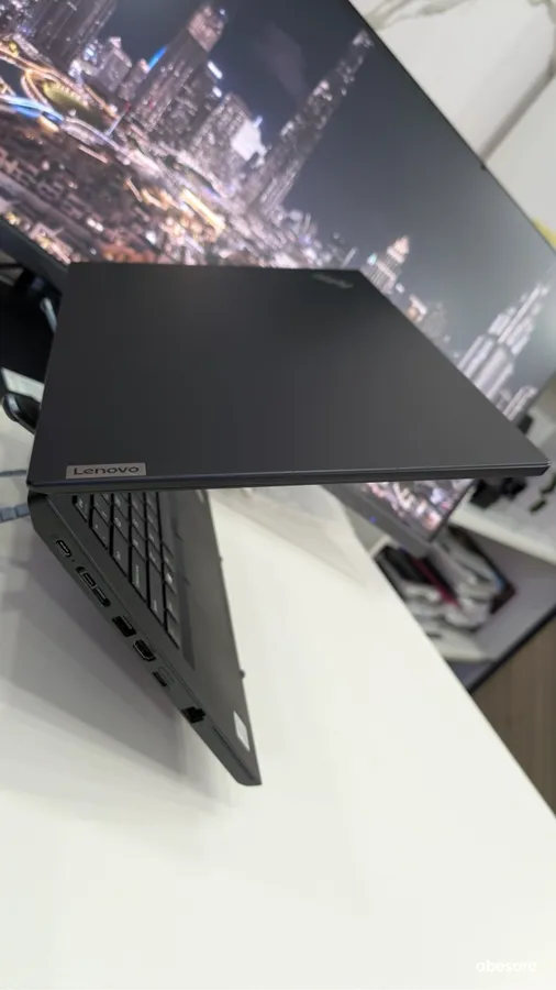 Lenovo ThinkPad L14 (image 8)