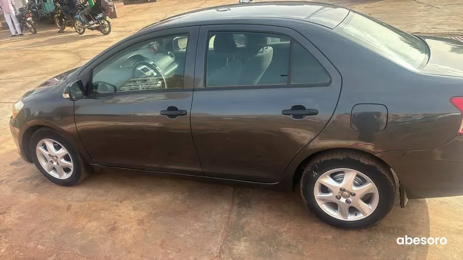 Toyota Yaris Berline (image 5)
