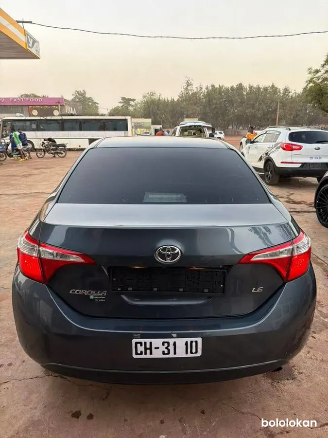 TOYOTA COROLLA LE ANNÉE 2015 (image 10)